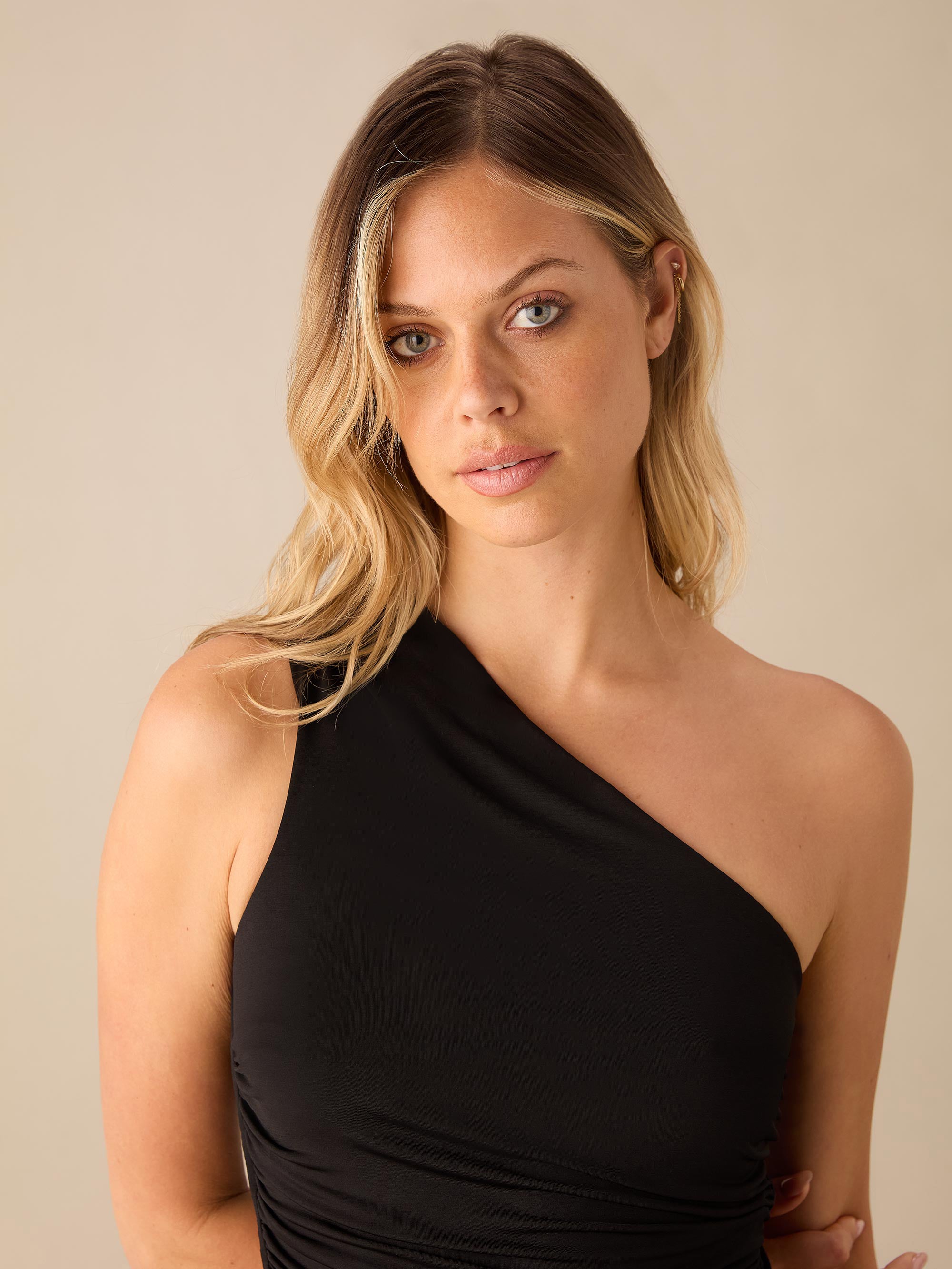 sukuhome SPRITZ LOLA RUCHED TEE 黒 SUKUHOME】SPRITZ LOLA RUCHED TEE – pod