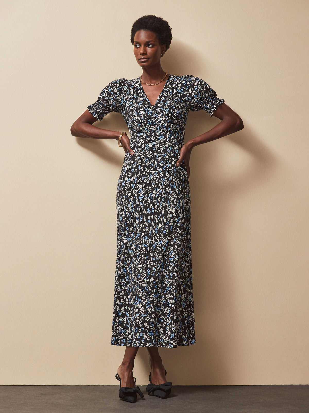 Petite Blue Ditsy Print Shirred Cuff Midi Dress
