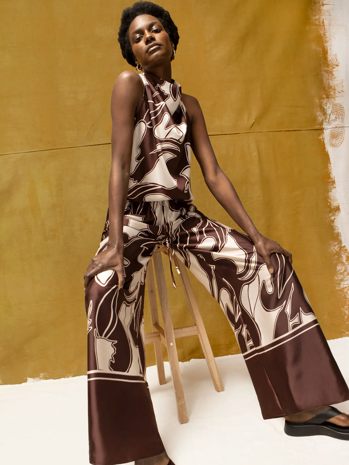 Petite Brown Swirl Border Print Trouser