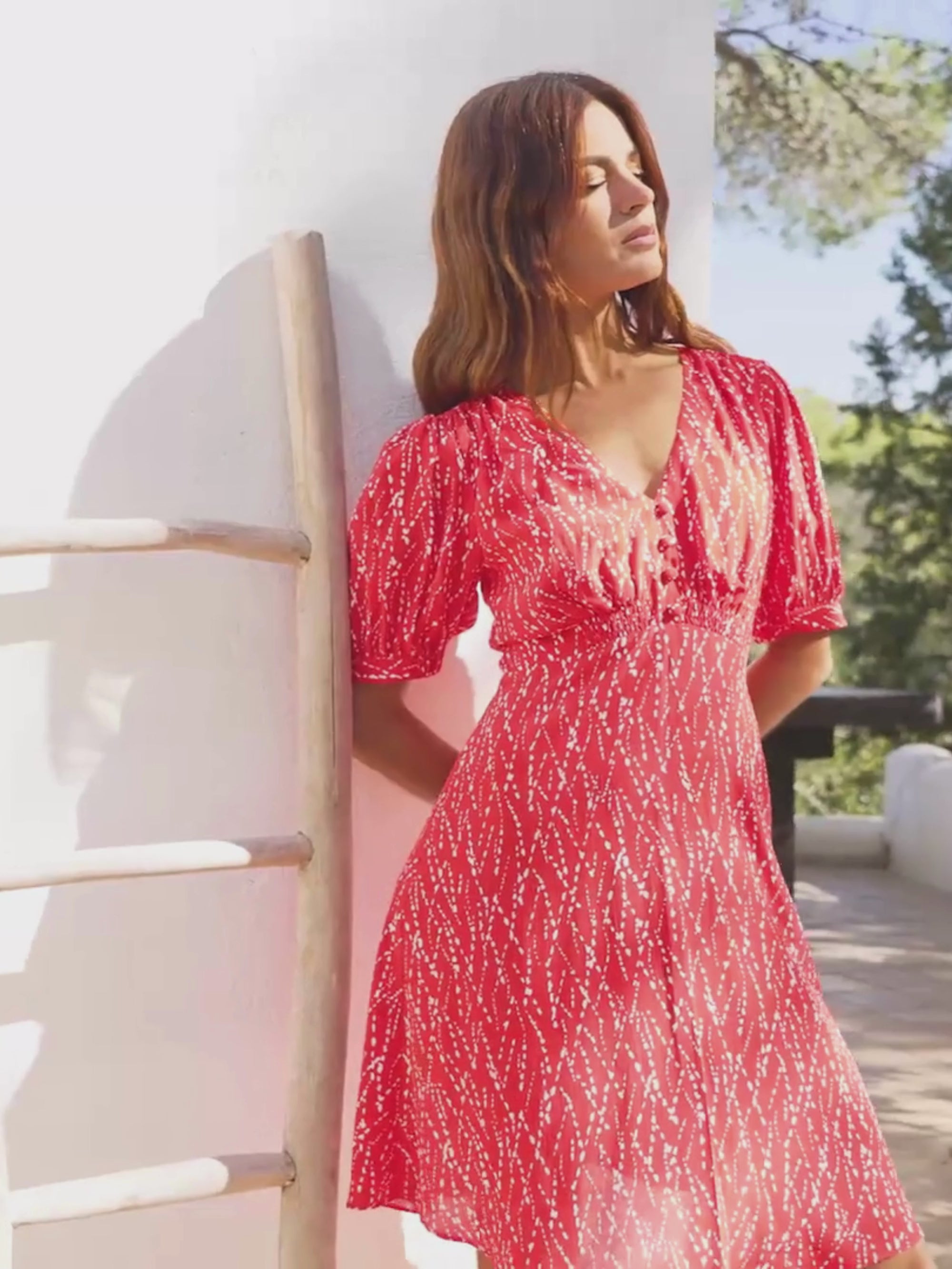 Red Dash Print Shirred Shoulder Short Dress – Ro&Zo