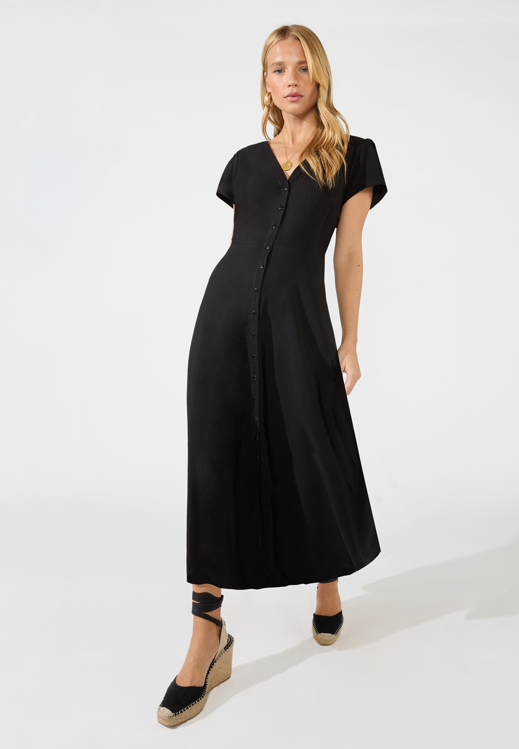 Black Button Front Midi Dress Ro Zo