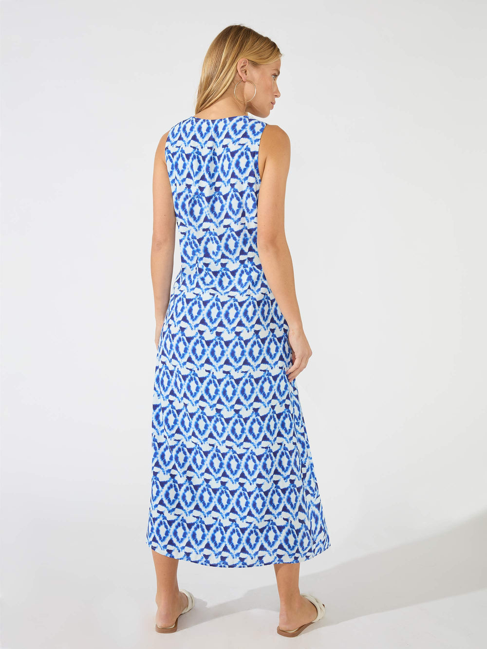 Petite Blue Tile Print V Neck Dress – Ro&Zo