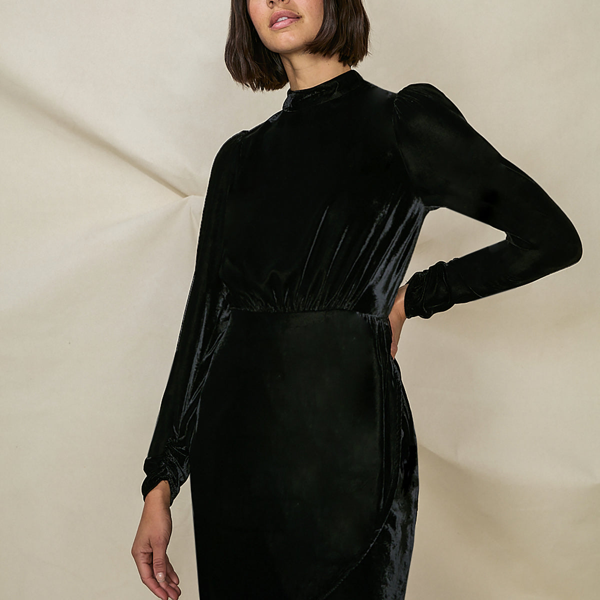 Petite Black Velvet High Neck Short Dress – Ro&Zo