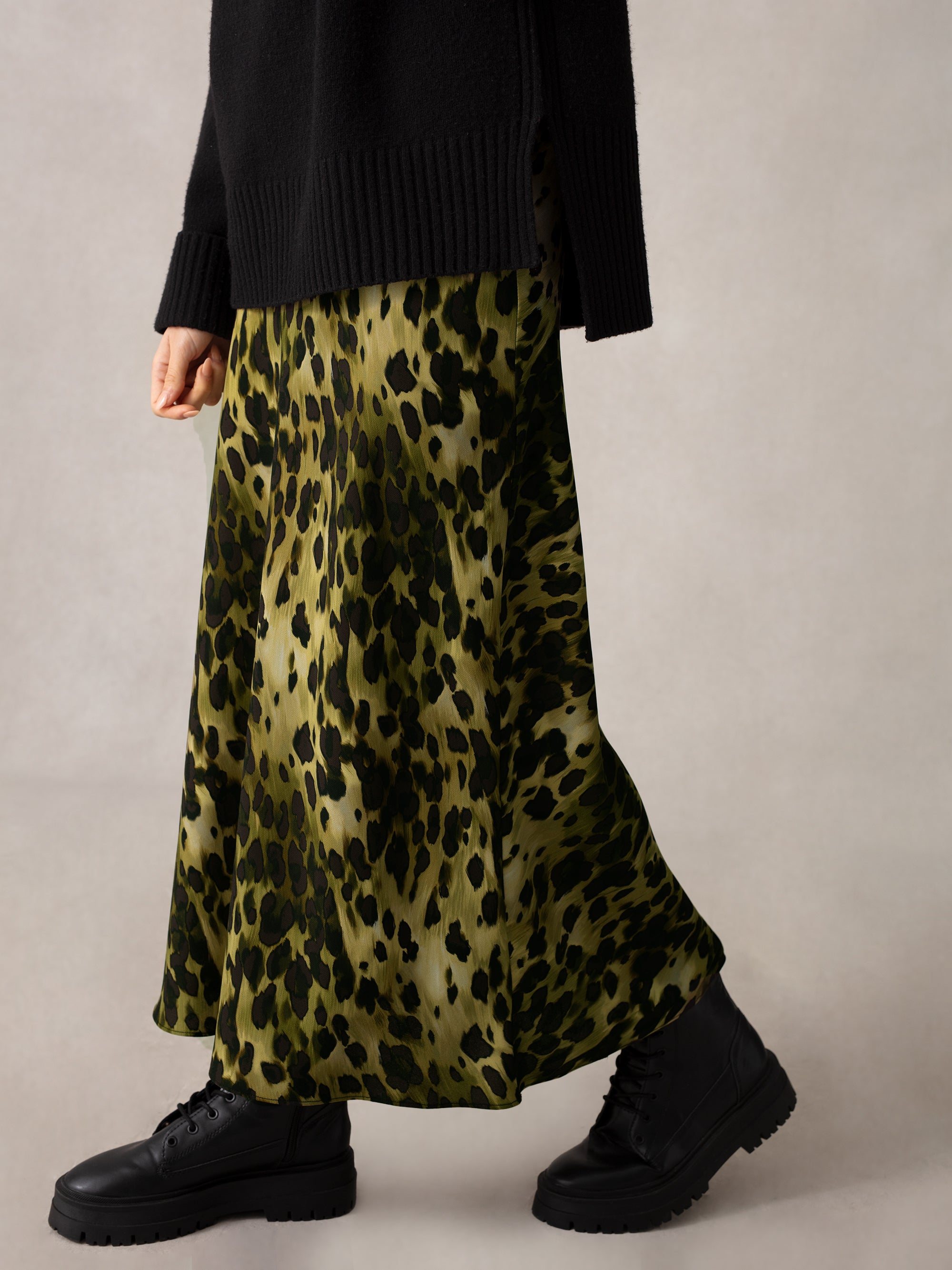 Button up bias outlet cut skirt animalia