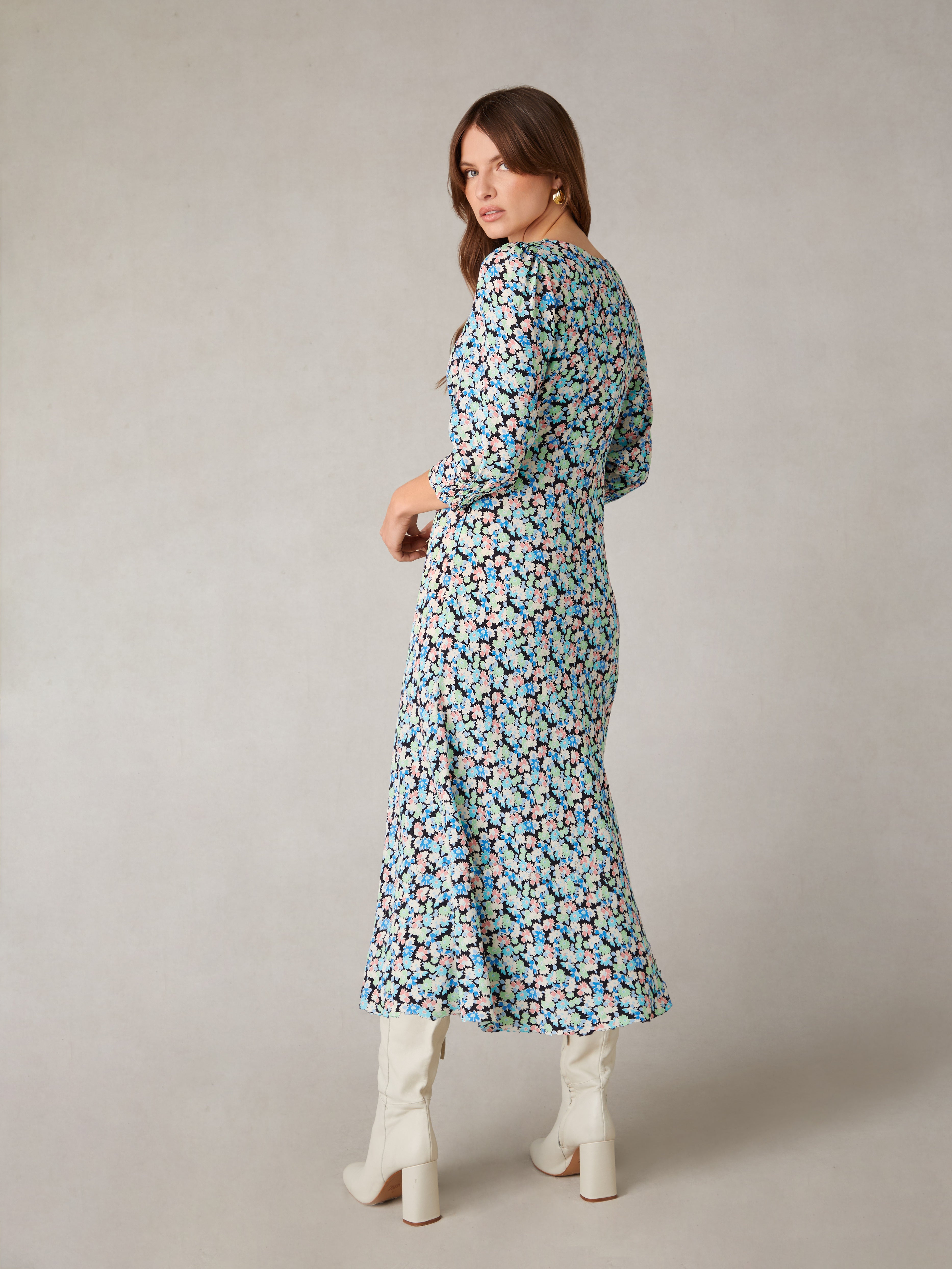 Multi Blurred Daisy Print V-Neck Midi Dress – Ro&Zo