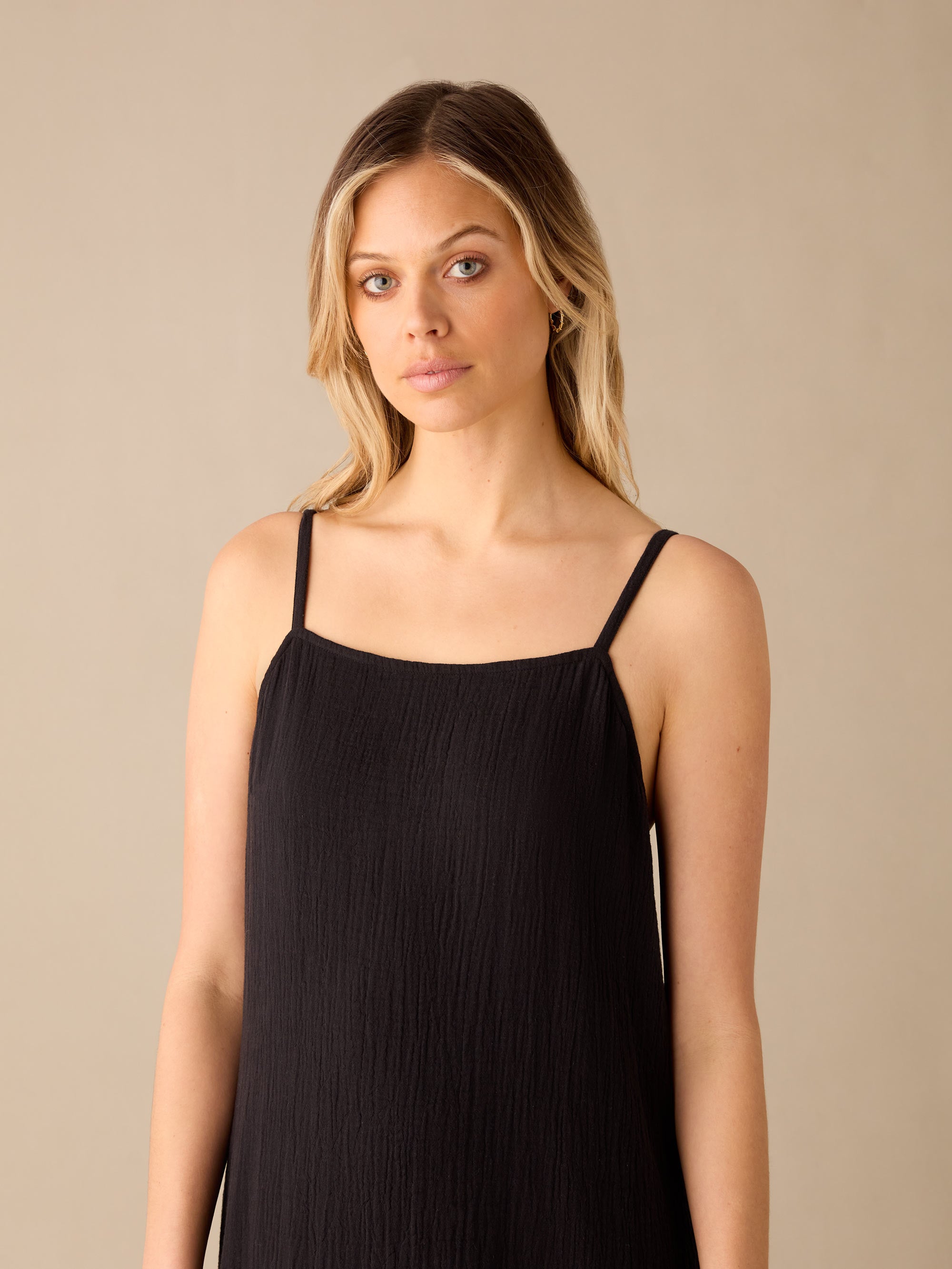 Black Tiered Hem Strappy Cheesecloth Dress – Ro&Zo