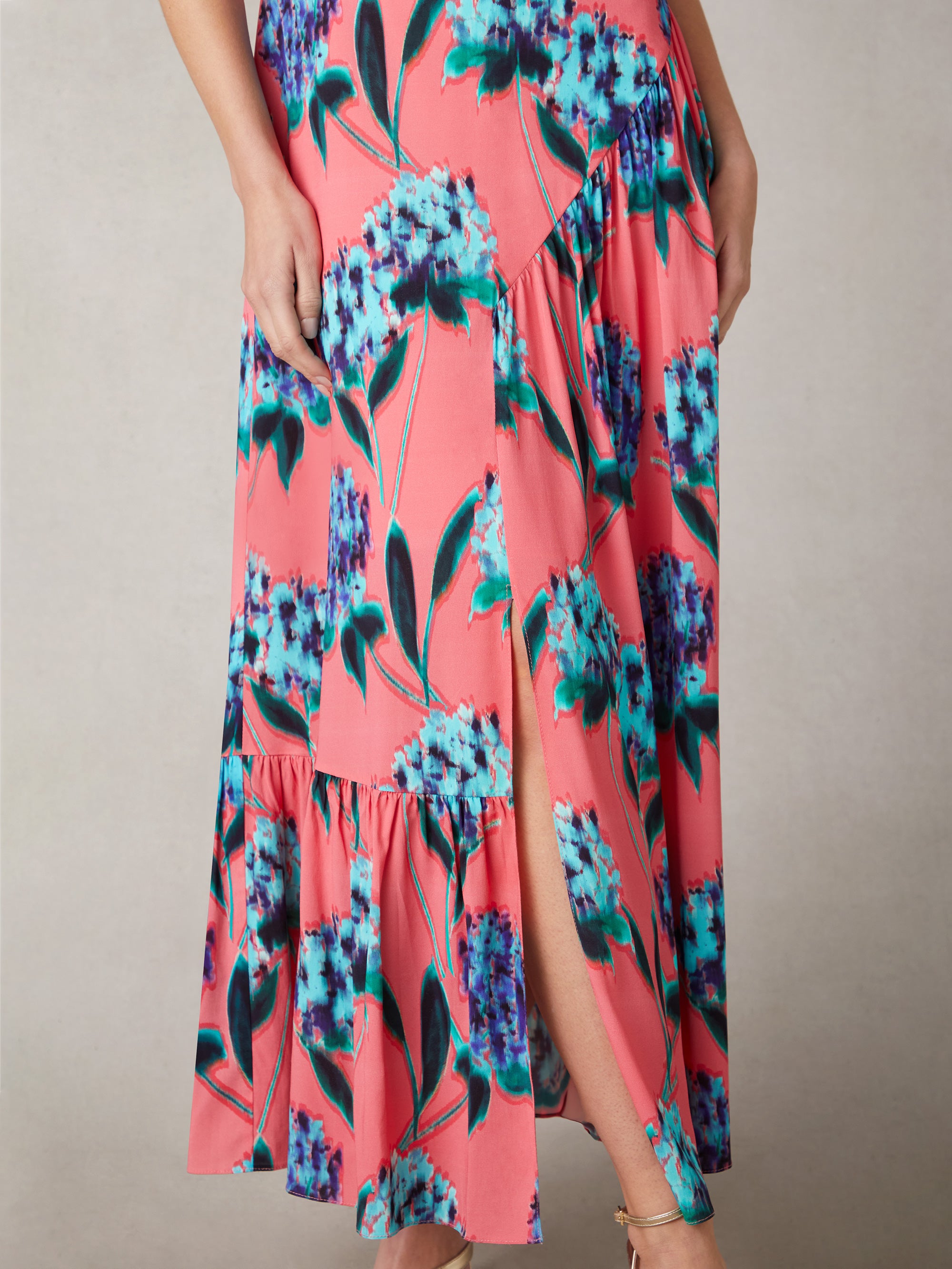 Scarlett Pink Floral Print Twist Neck Maxi Dress – Ro&Zo