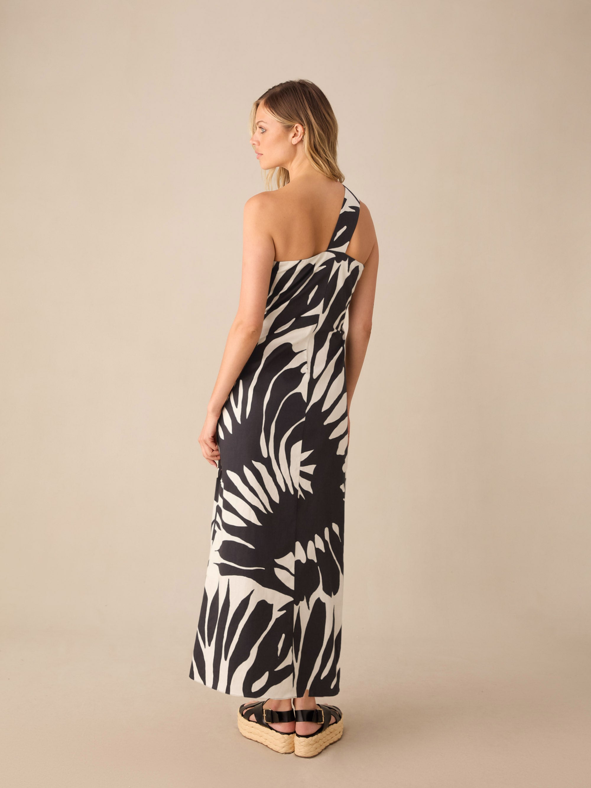 Mono Floral Cotton One Shoulder Maxi Dress – Ro&Zo