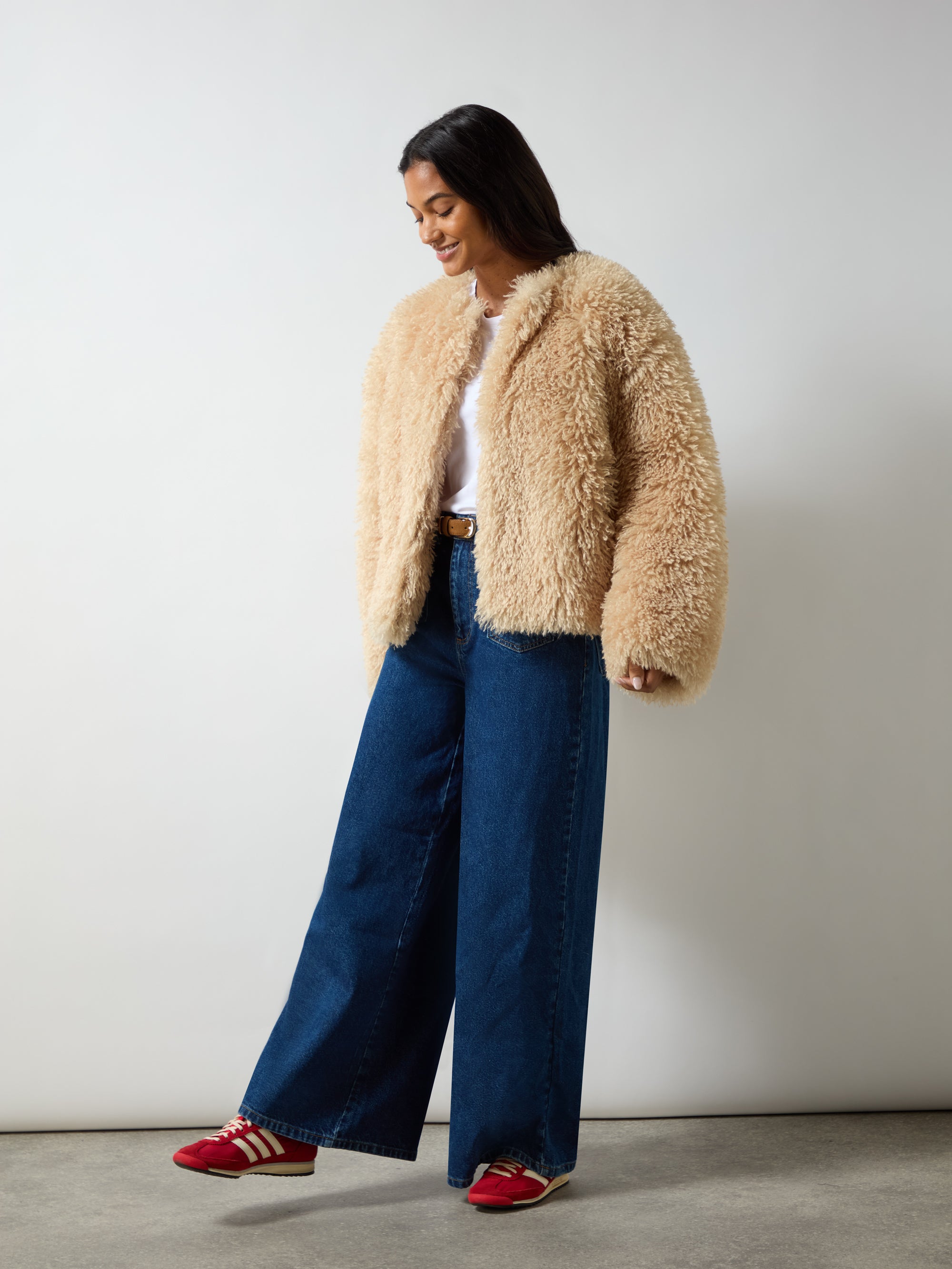 ※みー【新品】Loose fur coat【Beige】 Issy Beige Faux Fur Jacket – Ro&Zo