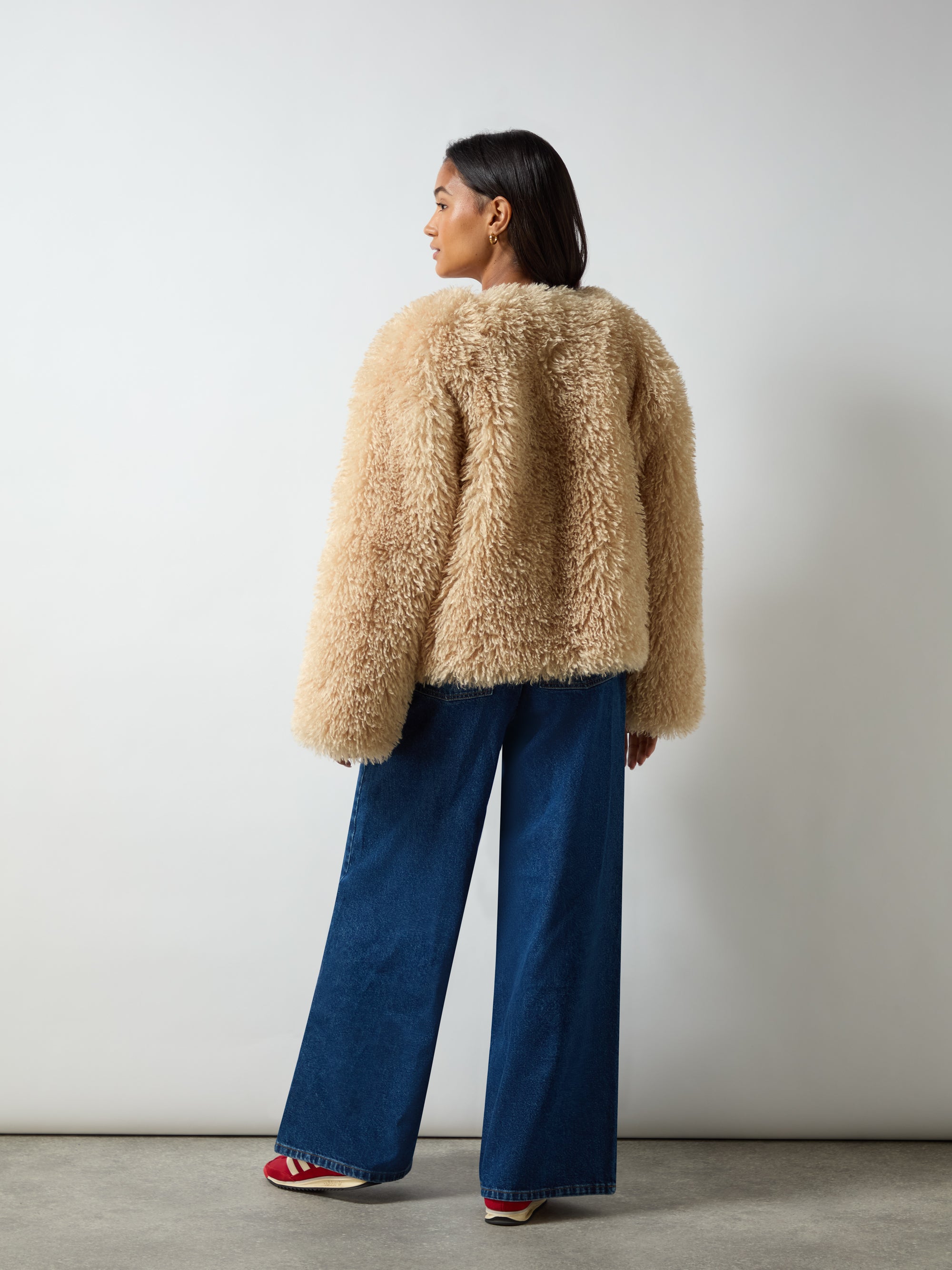Issy Beige Faux Fur Jacket – Ro&Zo
