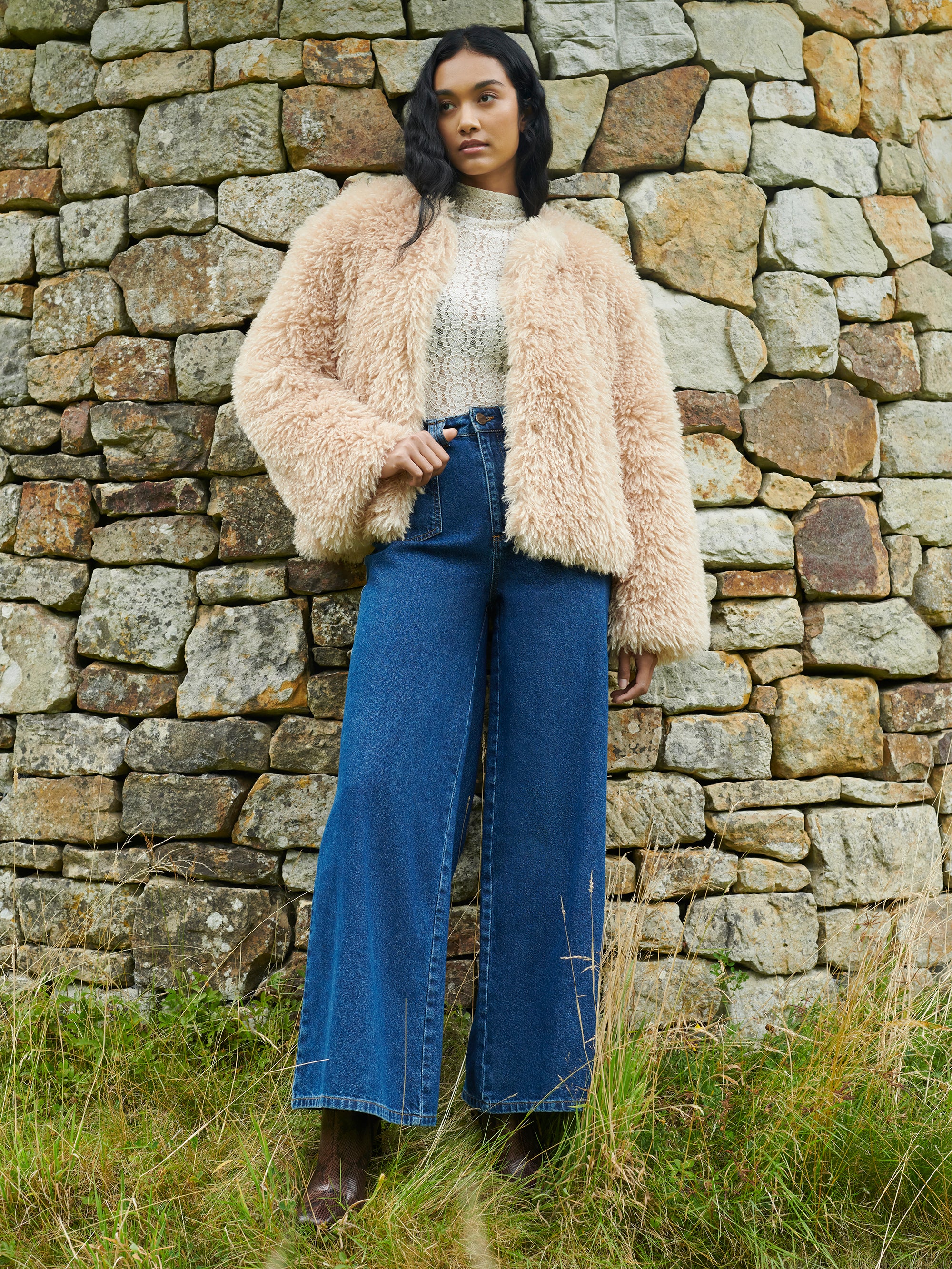 ※みー【新品】Loose fur coat【Beige】 Issy Beige Faux Fur Jacket – Ro&Zo
