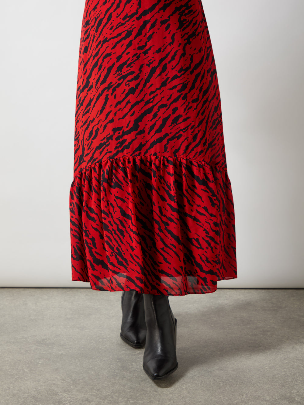 black and red zebra print dress SHEIN RED & BLACK ZEBRA PRINT LONG SLEEVE V NECK BELTED MAXI DRESS MEDIUM SIZE 6