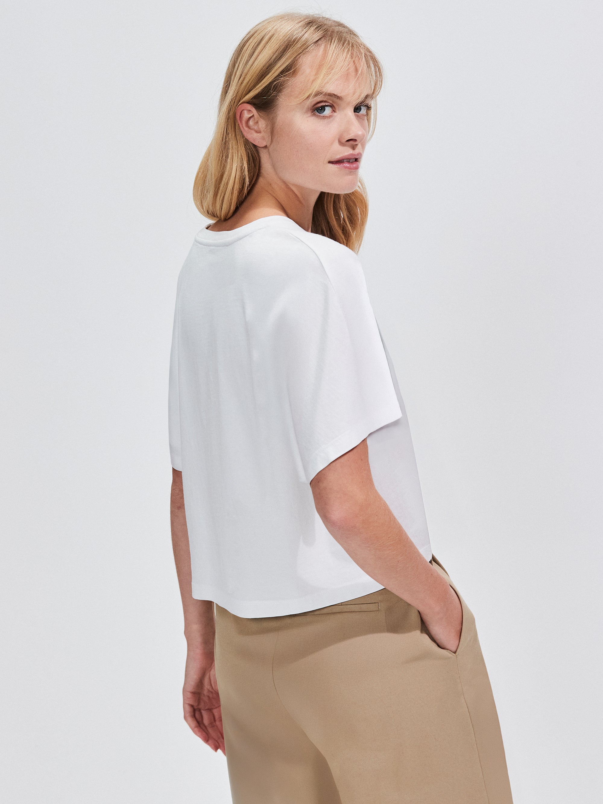 再入荷アイテム Pure Ultimate White Cotton Ro&Zo – Tee Cropped トップス