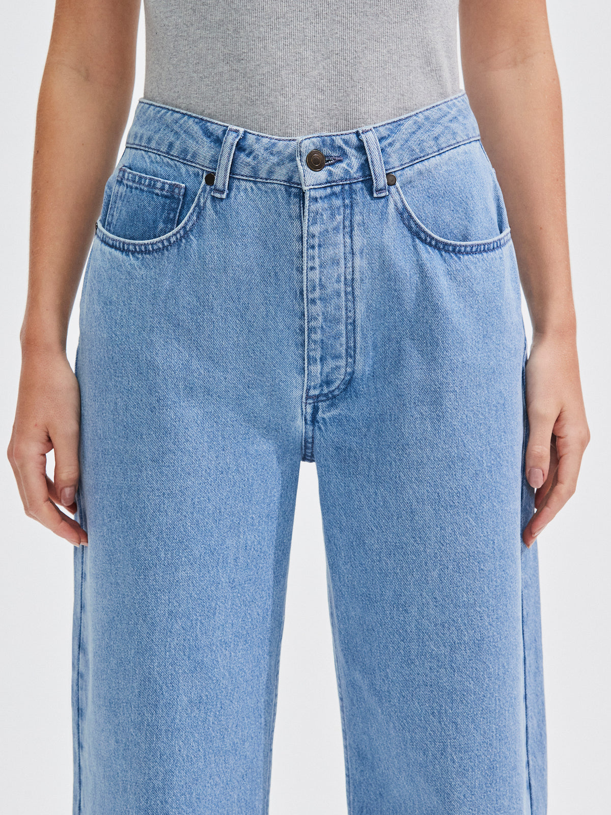 Blue Mid-Rise Barrel Leg Denim Jeans