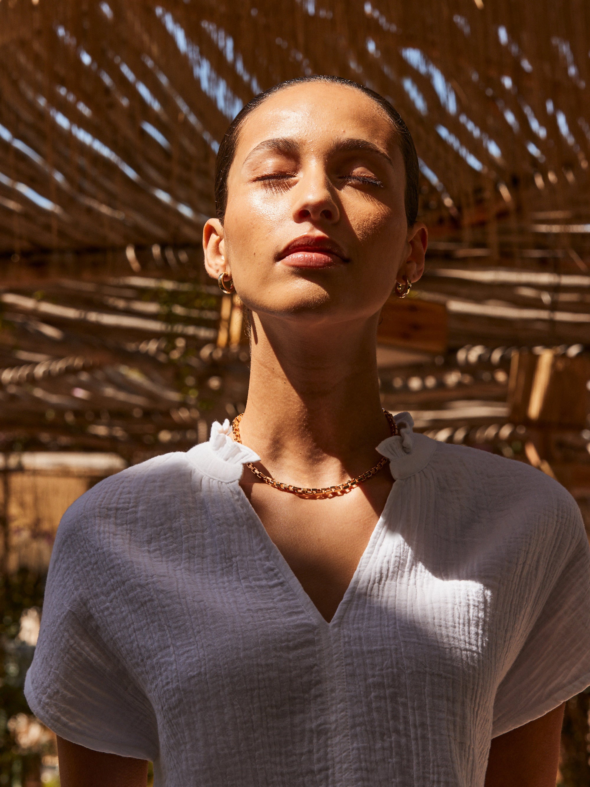 【THE MOZZ】[Premium] Whole Garment Rica V-neck Setup White Frill-Detail V-Neck Cheesecloth Top – Ro&Zo
