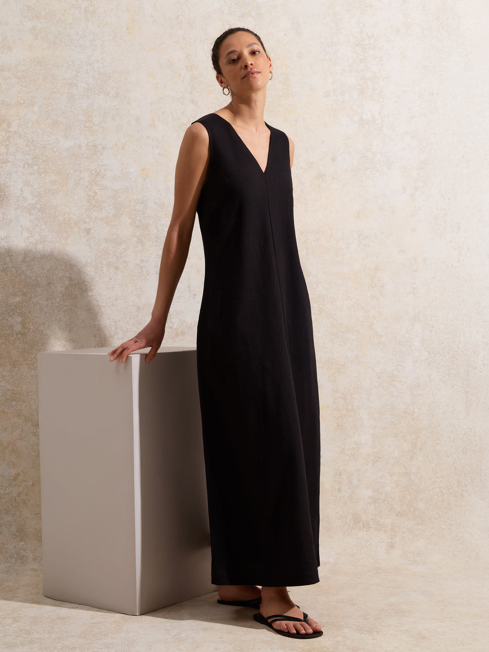 Black V-Neck Linen-Blend Maxi Dress Ro&Zo Black V-Neck Linen-Blend Maxi Dress Ro&Zo