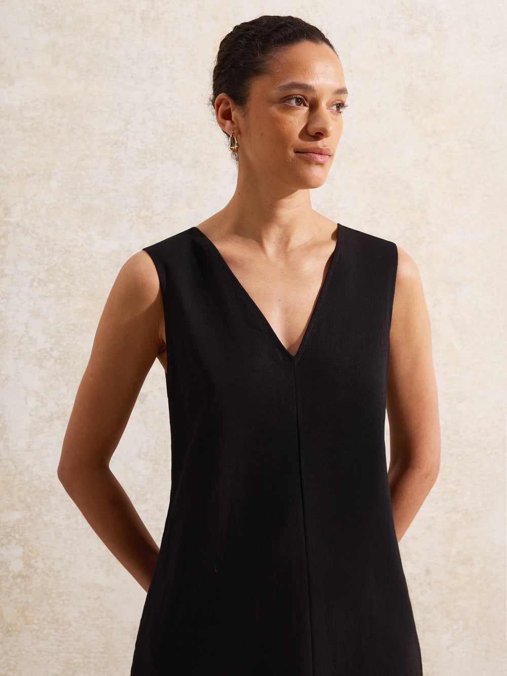 Black V-Neck Linen-Blend Maxi Dress Ro&Zo Black V-Neck Linen-Blend Maxi Dress Ro&Zo