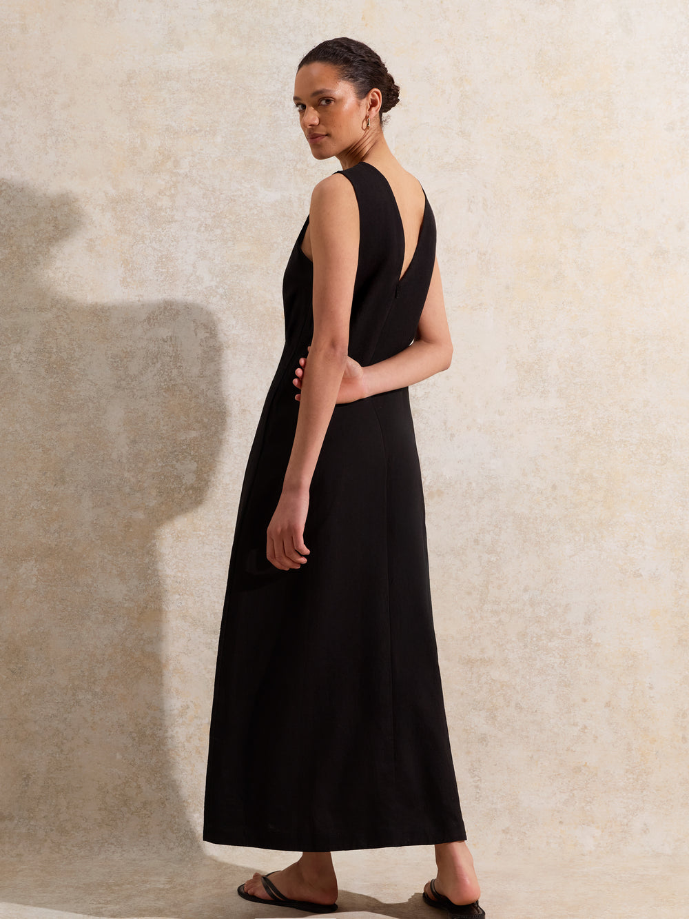 Black V-Neck Linen-Blend Maxi Dress Ro&Zo Black V-Neck Linen-Blend Maxi Dress Ro&Zo