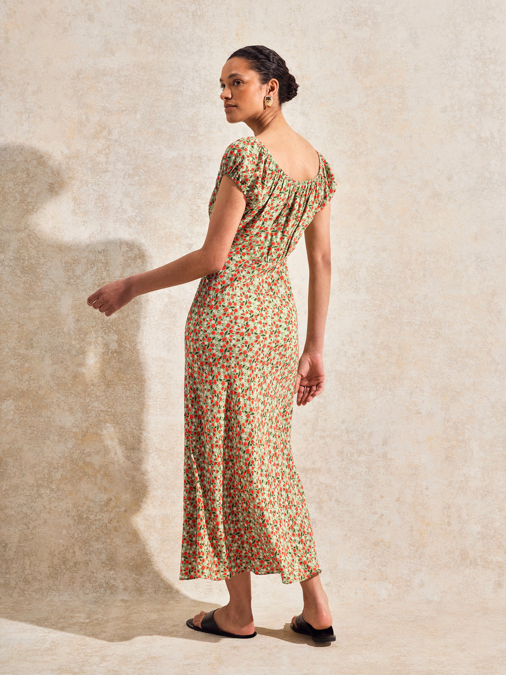 Green Floral-Print Gathered-Neck Midi Dress Ro&Zo Green Floral-Print Gathered-Neck Midi Dress Ro&Zo