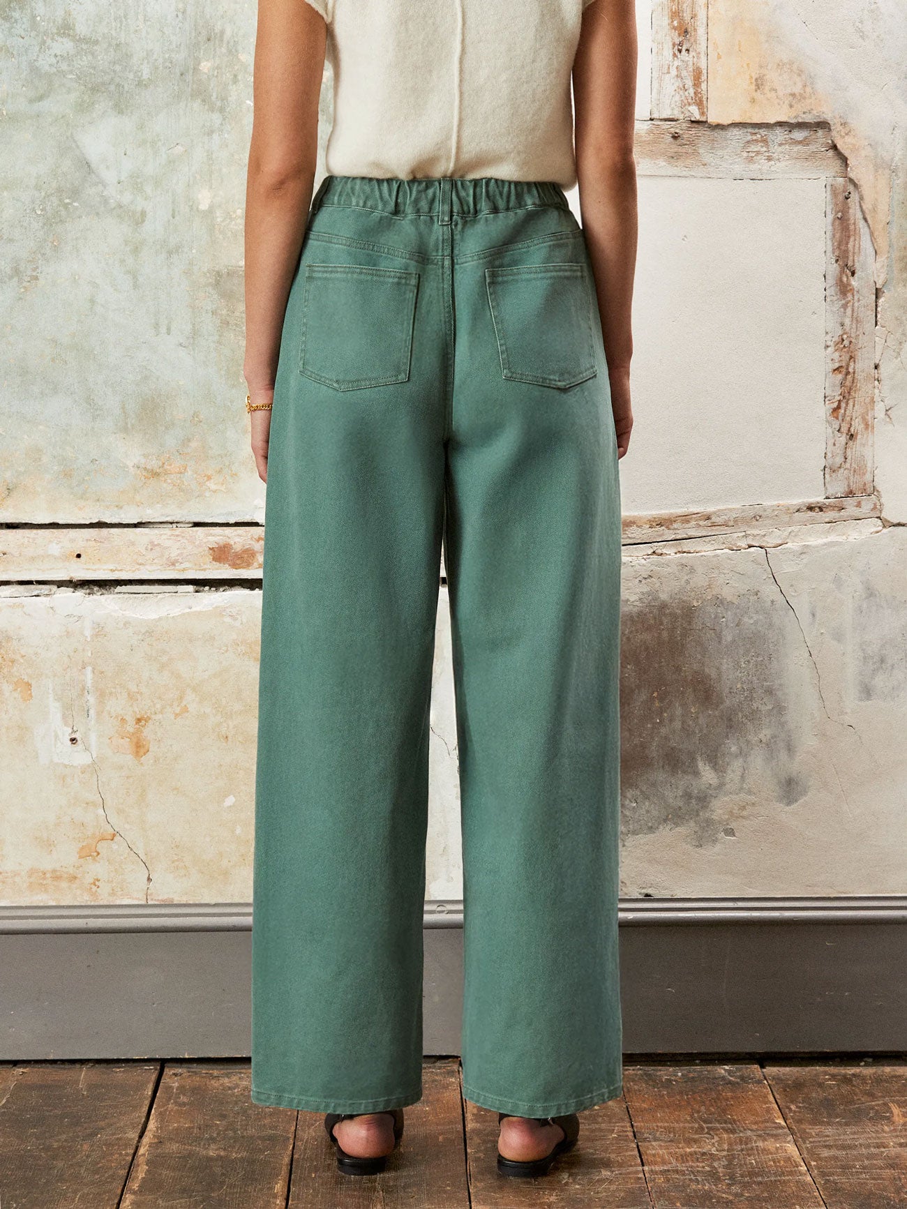Sage Drawstring-Waist Barrel-Leg Jeans – Ro&Zo