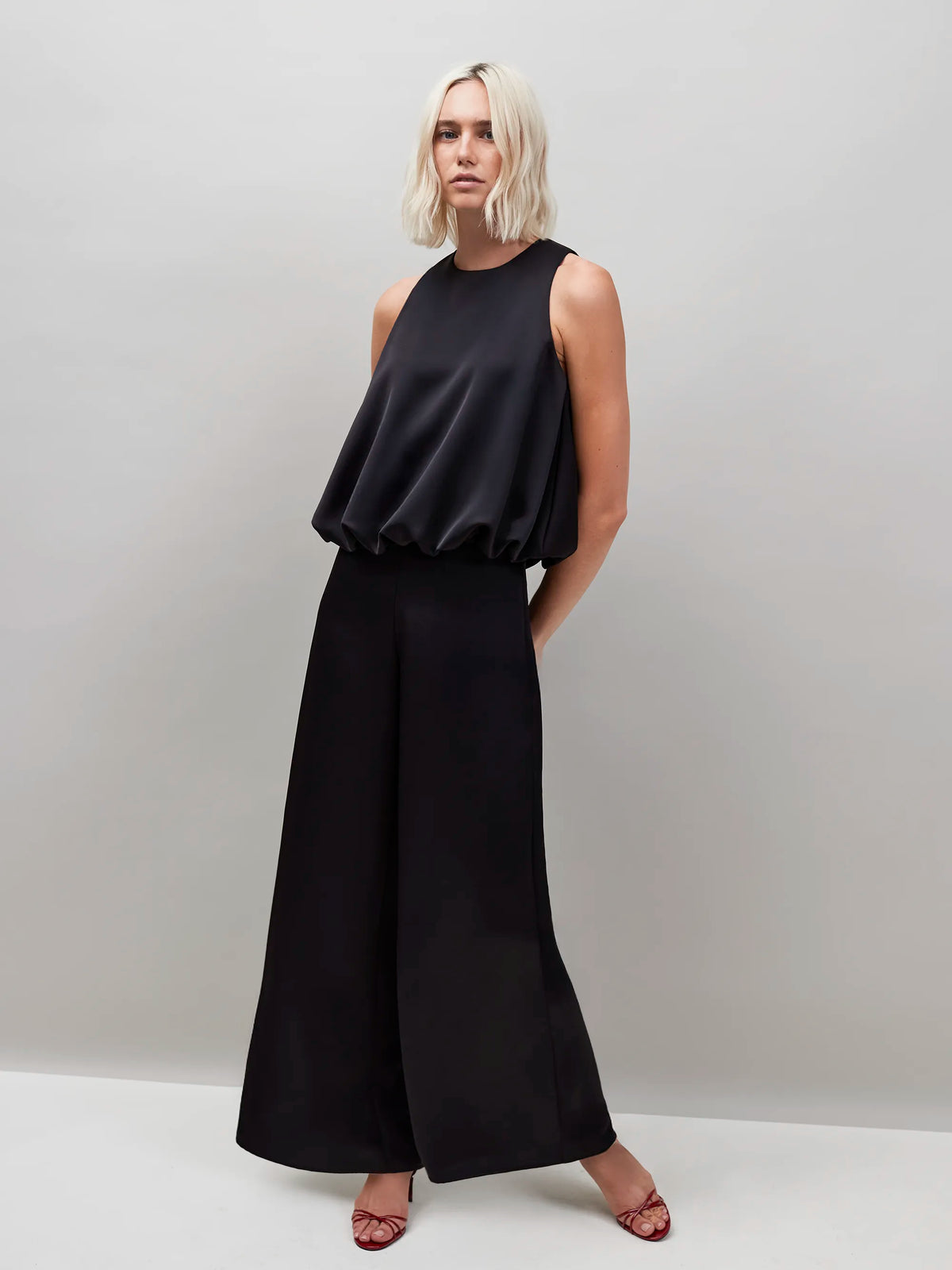 Black Bubble Hem Top