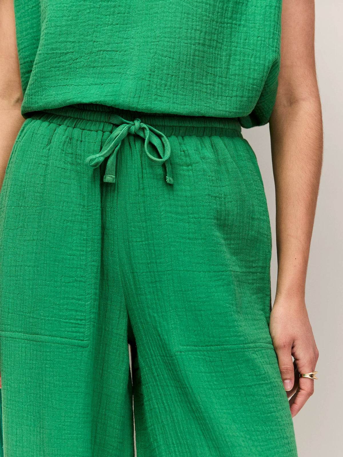 Green Cheesecloth Drawstring Cuff Trousers