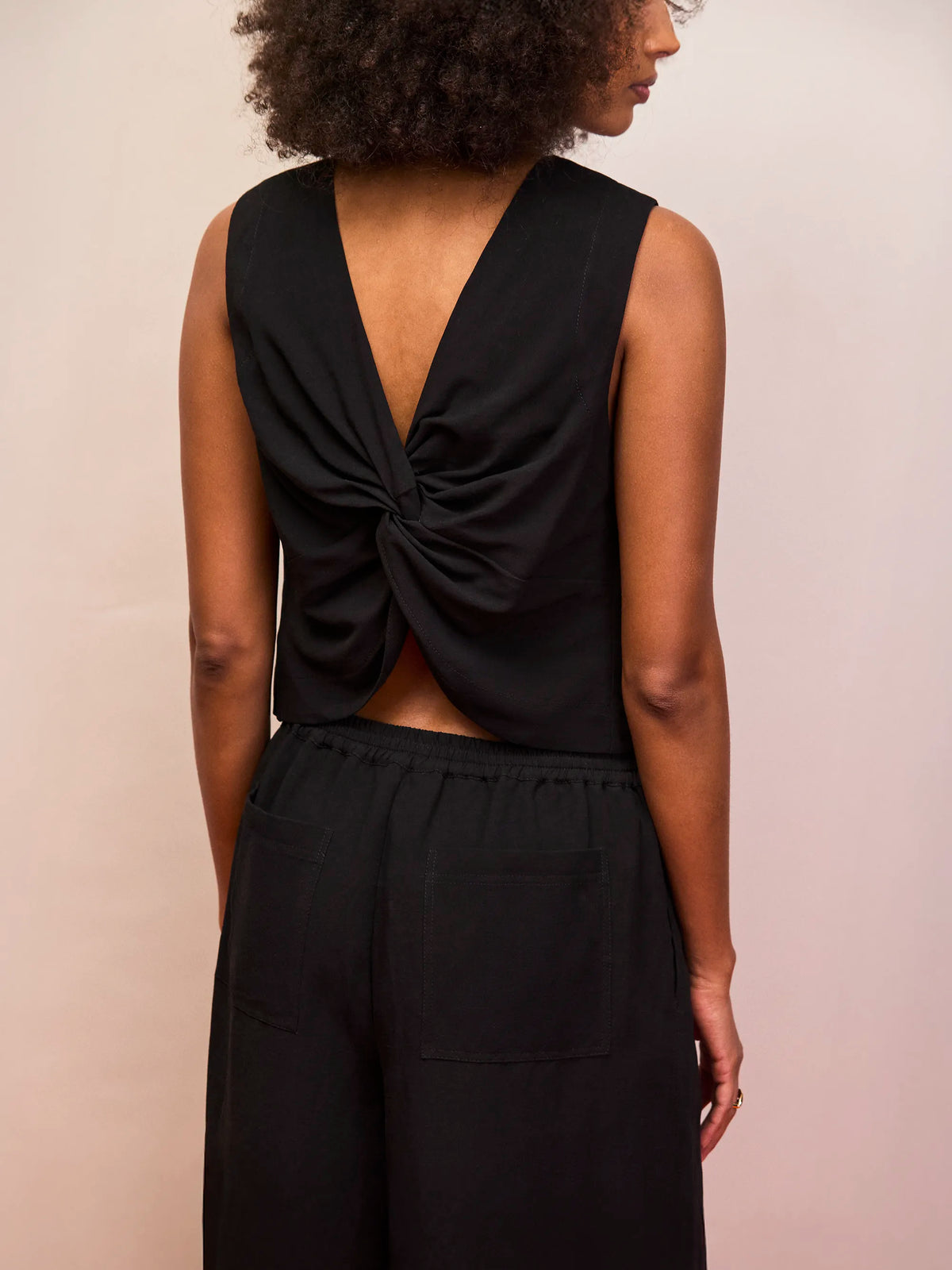 Black Twist Back Shell Top With Linen