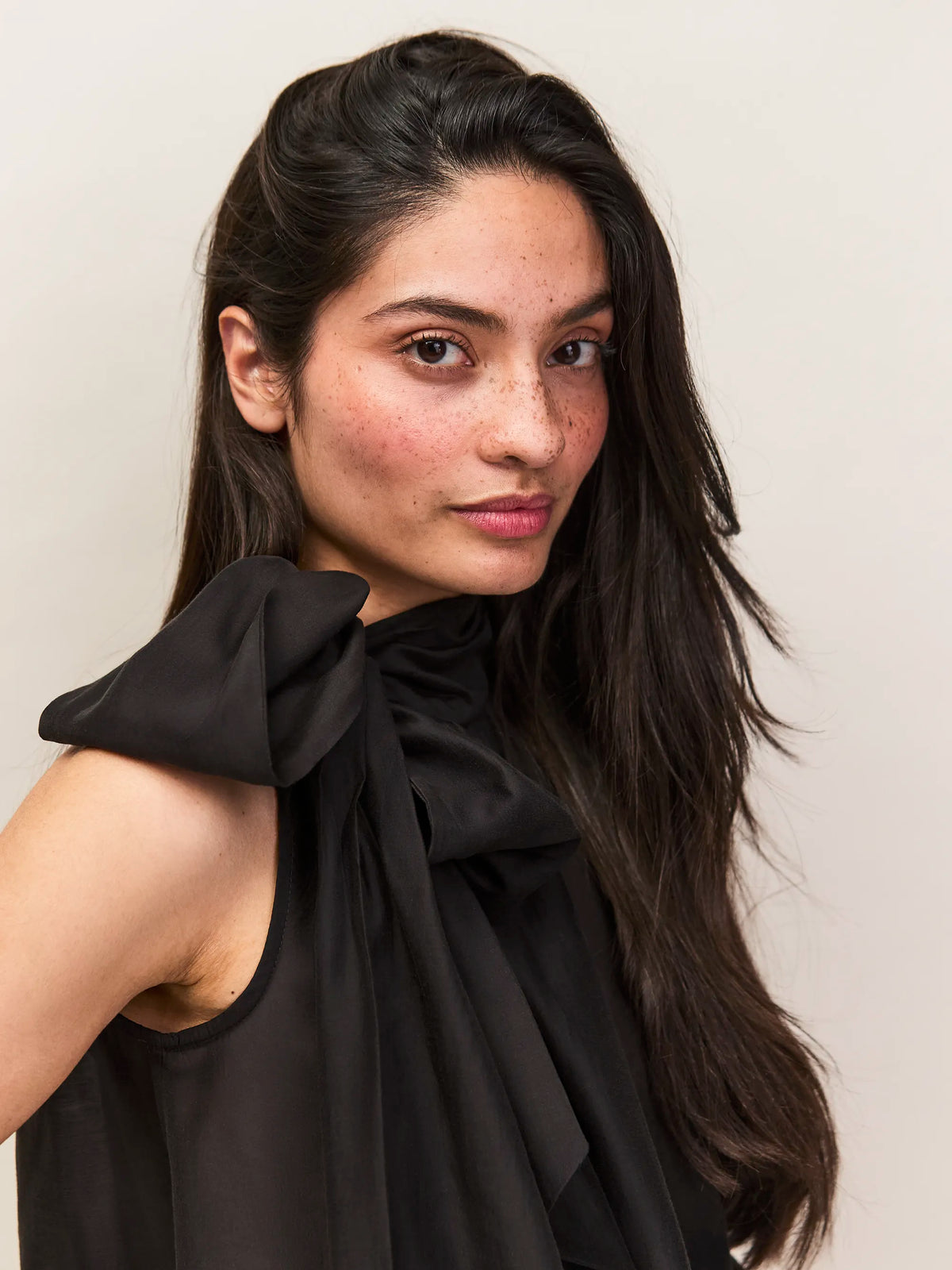 Black Bow Details Sleeveless Blouse Lyocell