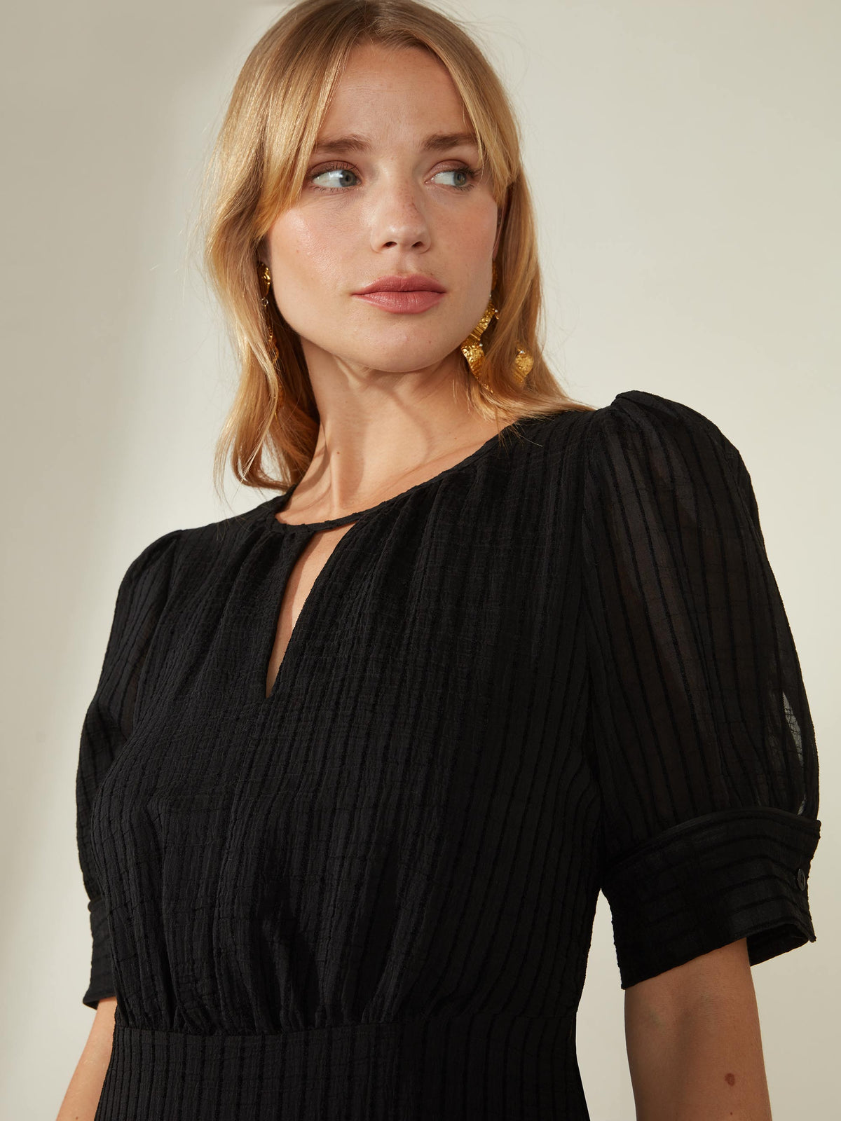 Textured Keyhole Midi Dress
