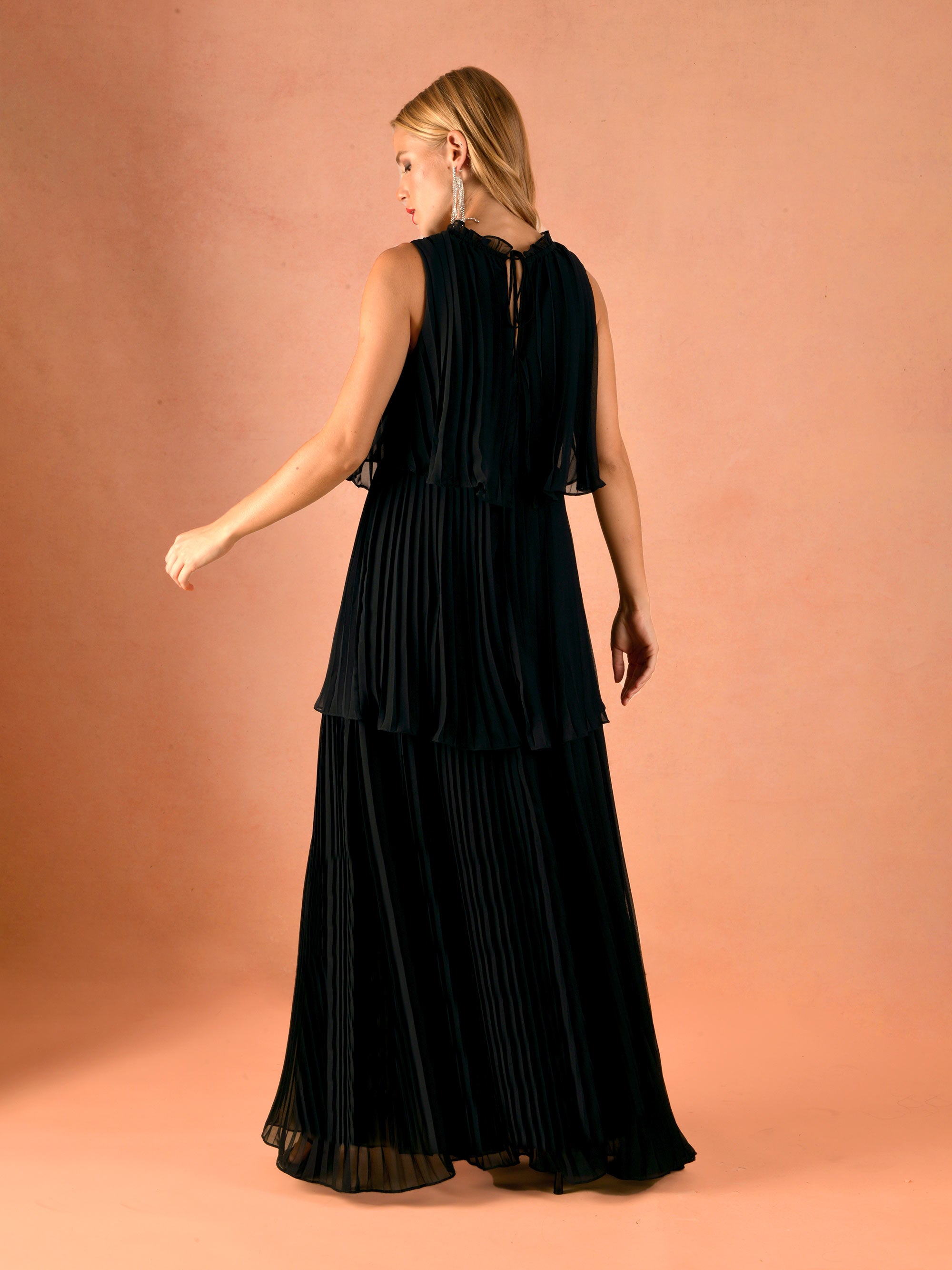 Maxi dress with top pleated skirt